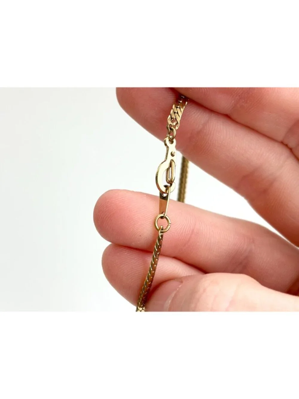 Gold Toned Herringbone Chain Minimalist 80's Vintage Bracelet